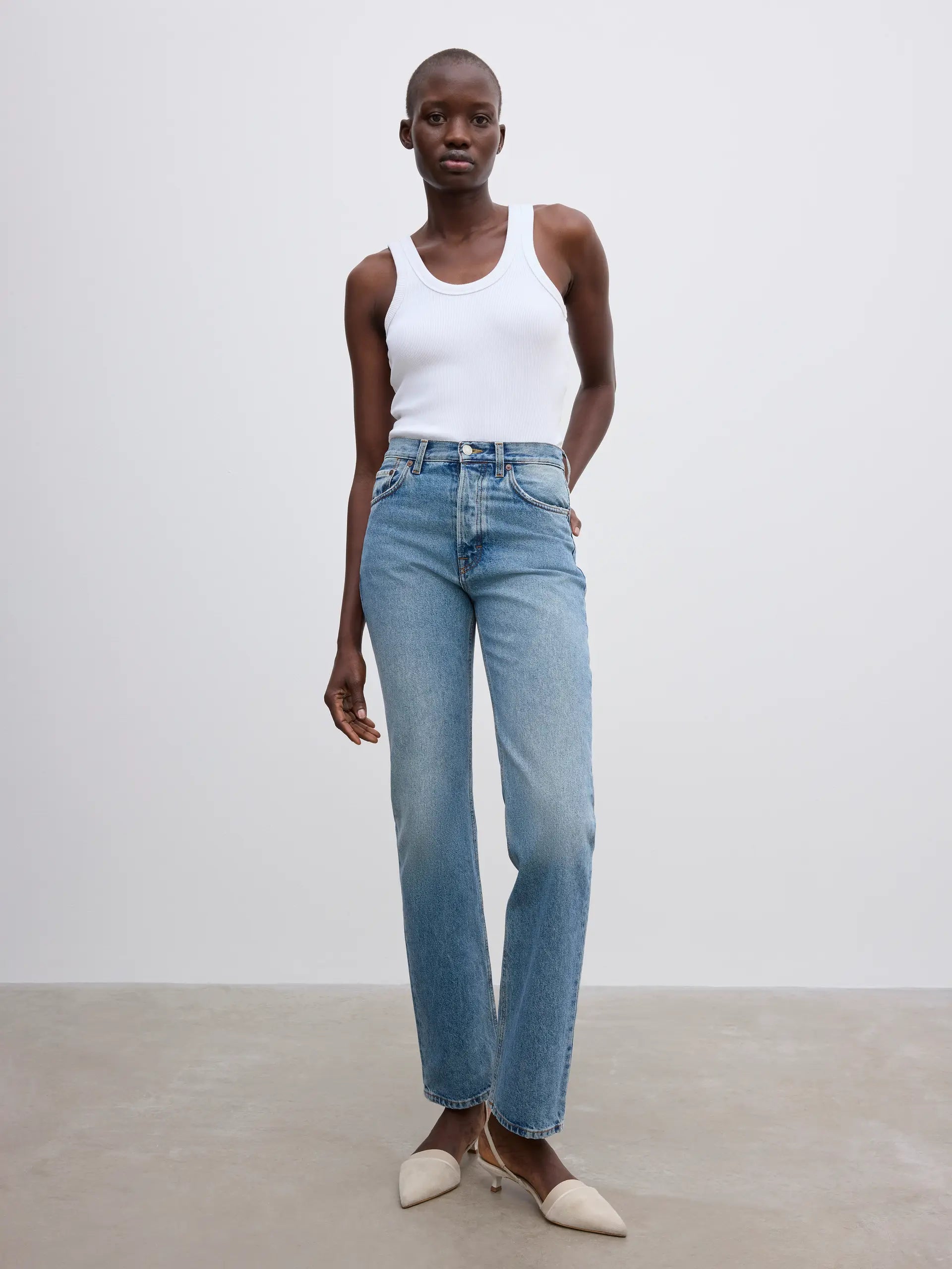 STRAIGHT LEG DENIM: LIGHT BLUE