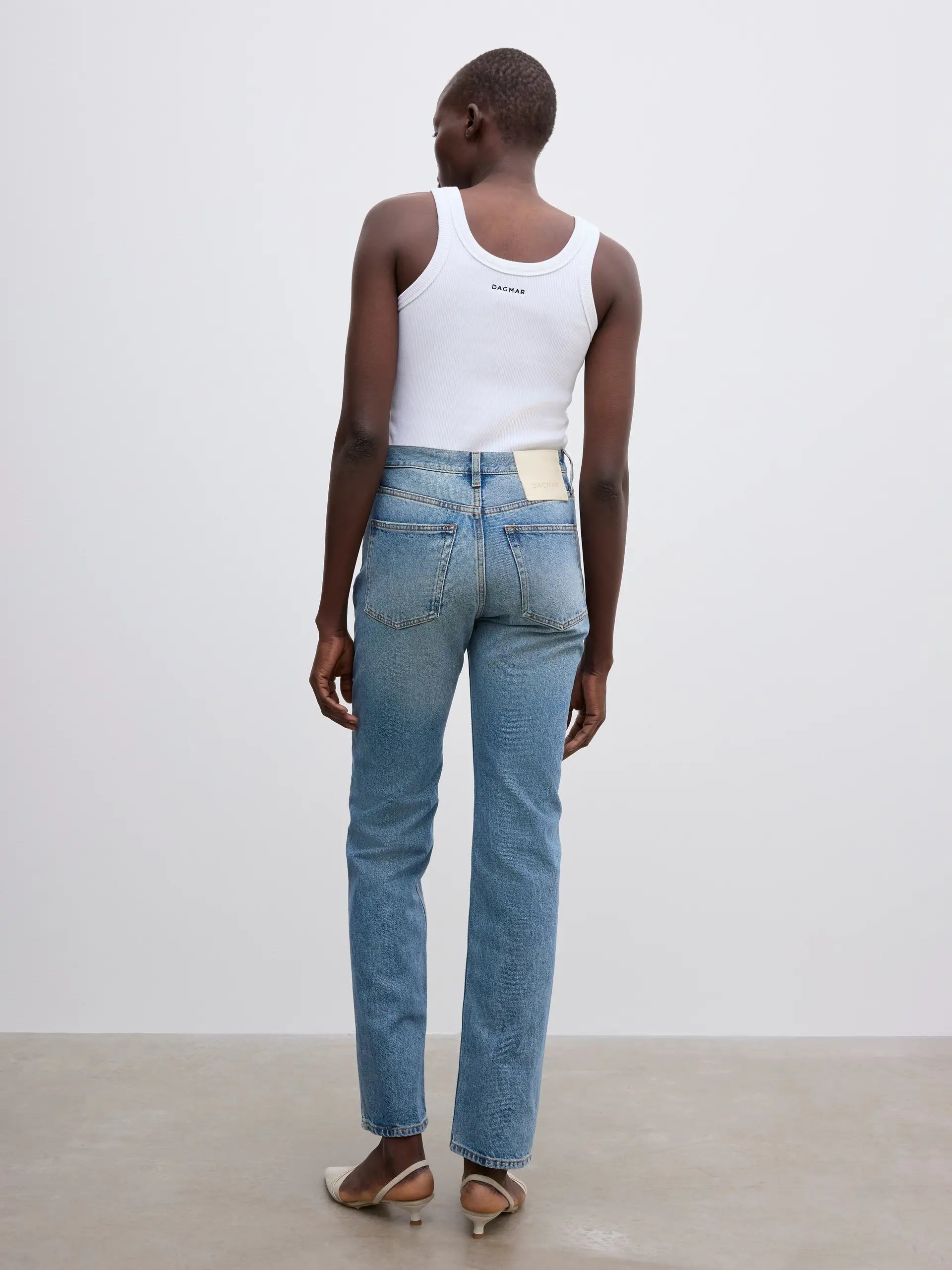 STRAIGHT LEG DENIM: LIGHT BLUE