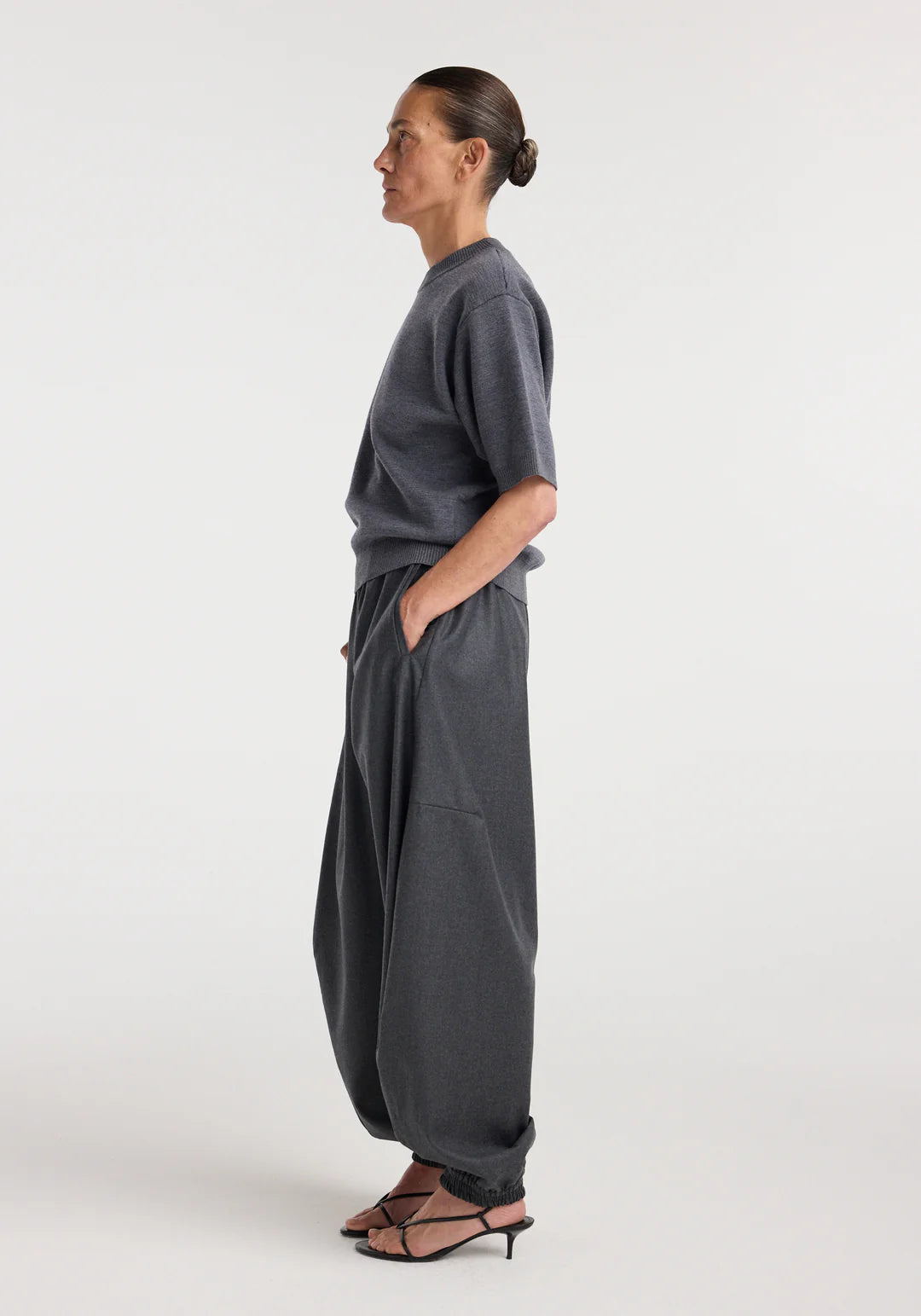 balloon track pants: dark grey melange
