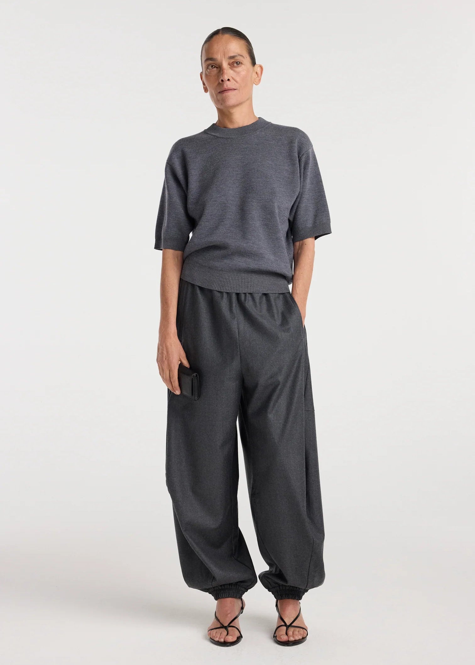 compact knitted top: dark grey melange