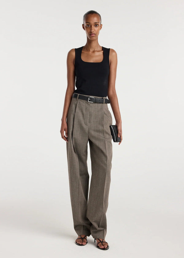 daria single pleat tapered trousers: earth slub