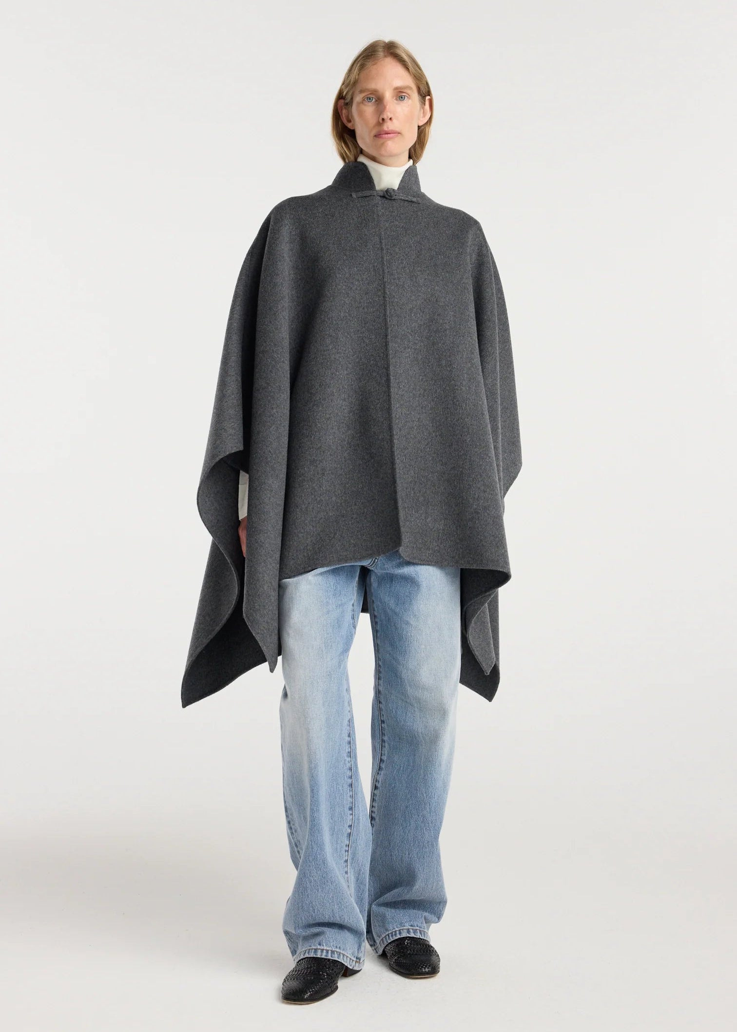 double-faced wool pankou closure poncho: dark grey melange
