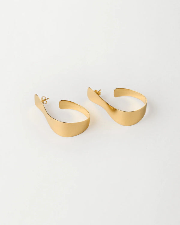 Curva Earrings: Gold